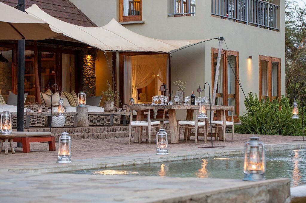 Luxury- lodge-exterior-view