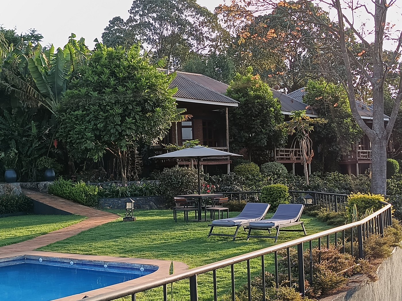 exterior-lodge-view-honeymoon-safari-ngorongoro