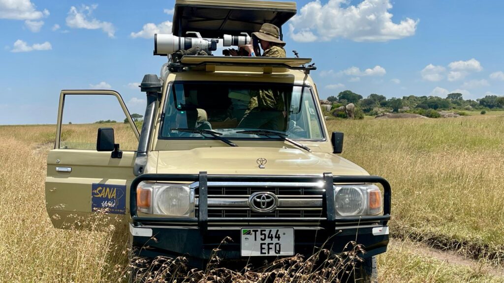 capturing-moment-in-photographic-safari-serengeti
