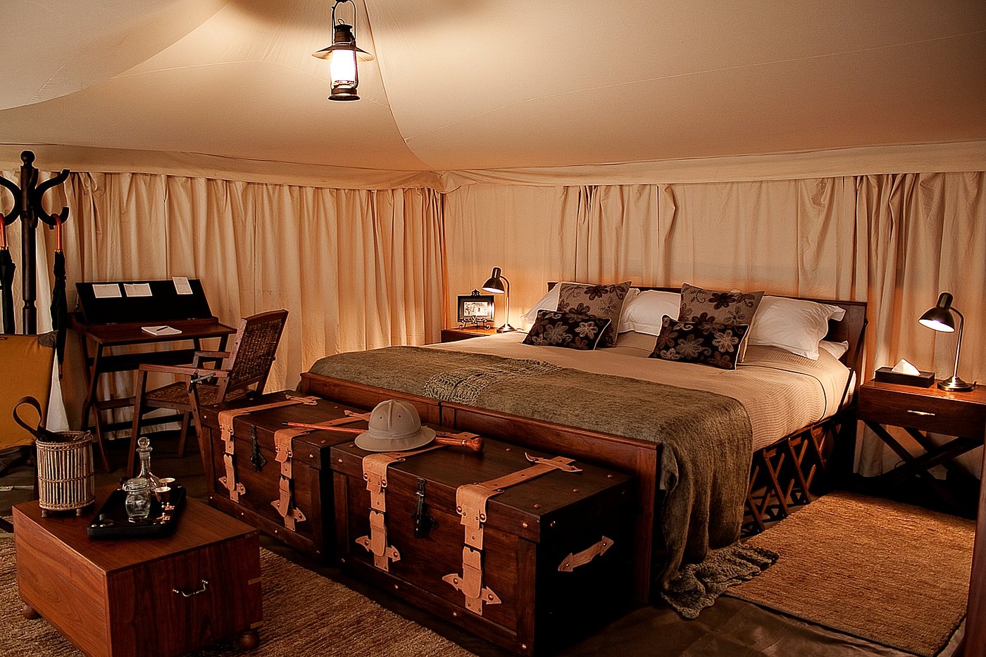 lodge-bedroom-during-Serengeti-safari