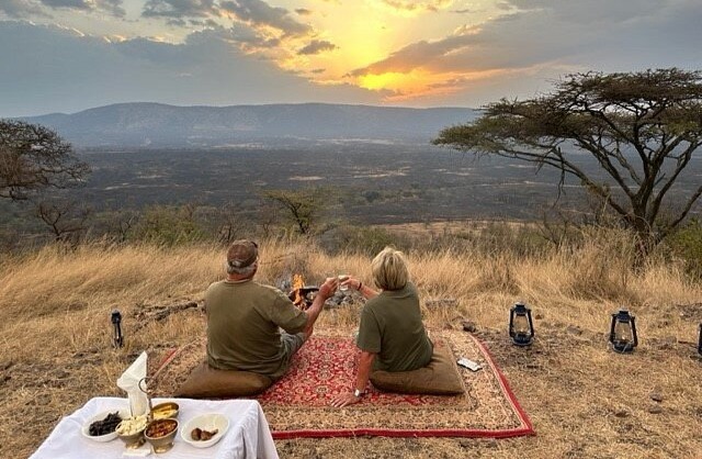 sunset-bush-dinner-during-serengeti-safari
